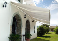 Retractable Awnings: Residential